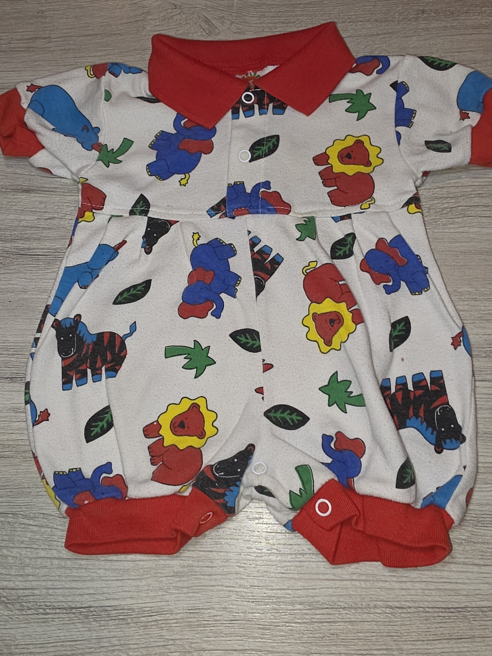 VTG Furit Of The Loom Short Sleeve Baby Romper Dinosaur Print Size 6-9 Months